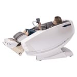 Массажное кресло 4D-spaa в использовании — вид сбоку, режим Zero Gravity